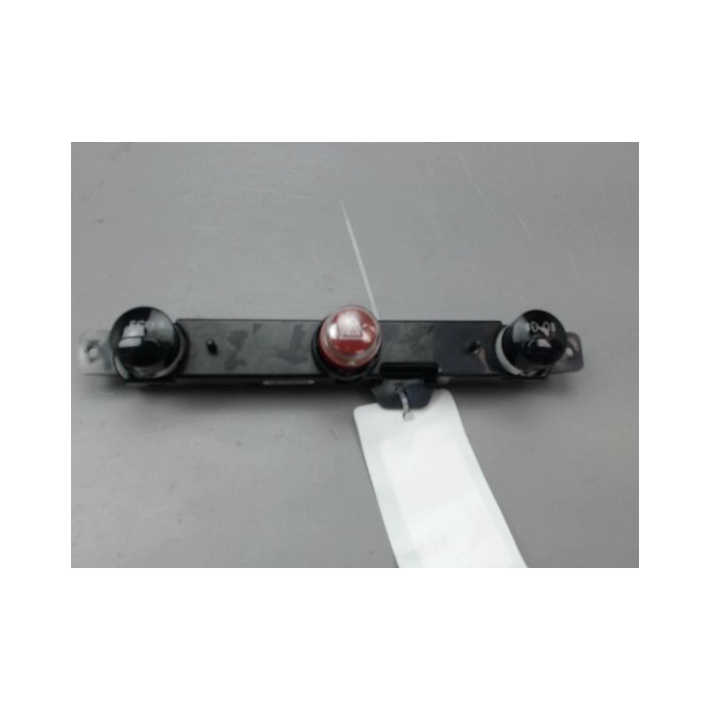 BOUTON DE WARNING FIAT 500 CC 2007-
