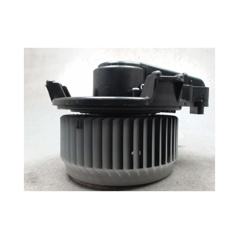 MOTEUR VENTILATEUR CHAUFFAGE TOYOTA AURIS