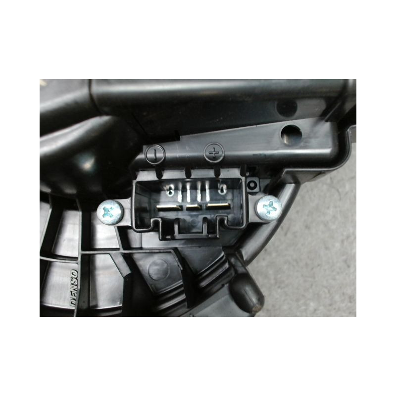 MOTEUR VENTILATEUR CHAUFFAGE TOYOTA AURIS