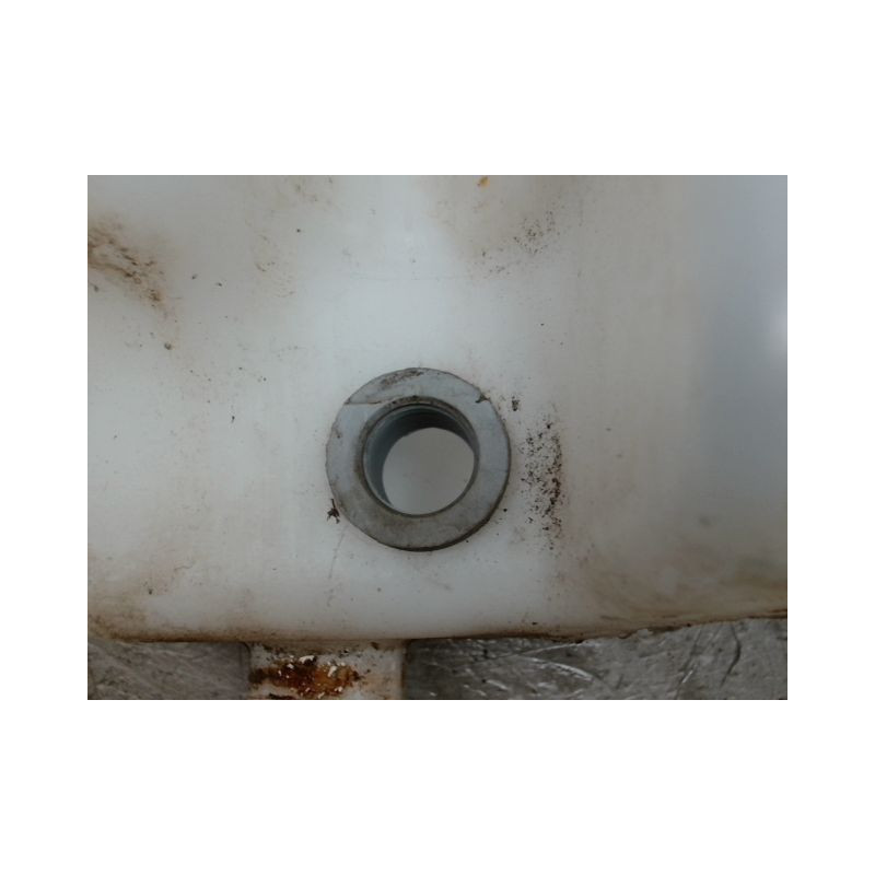 RESERVOIR LAVE-GLACE AVANT RENAULT CLIO III 2009-