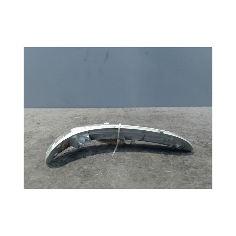 REPETITEUR RETROVISEUR DROIT PEUGEOT 208