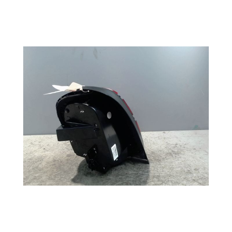 FEU ARRIERE DROIT MINI MINI 2010-