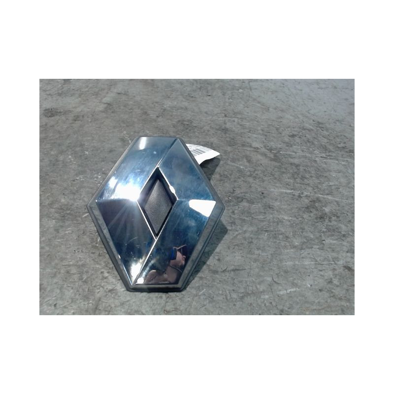 SIGLE CALANDRE RENAULT CLIO III 2010-