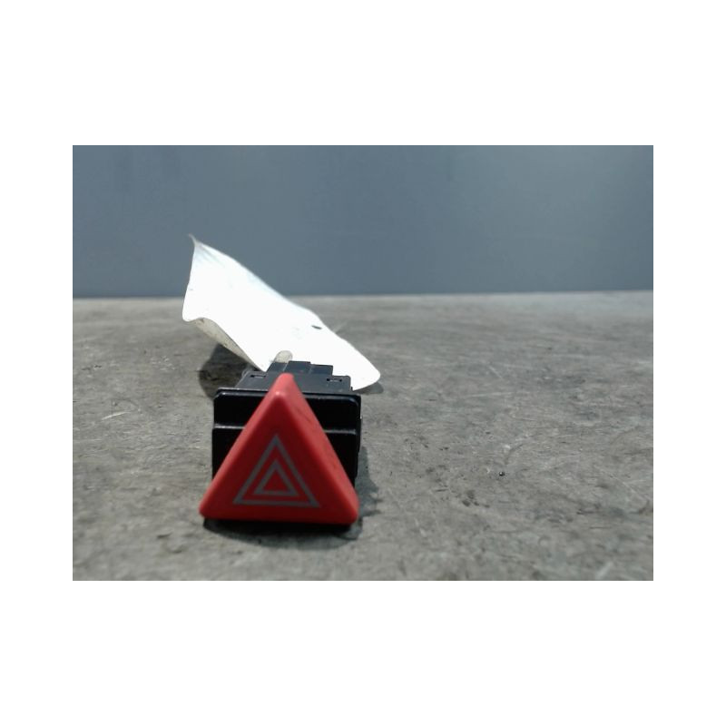 BOUTON DE WARNING AUDI A3 2003-