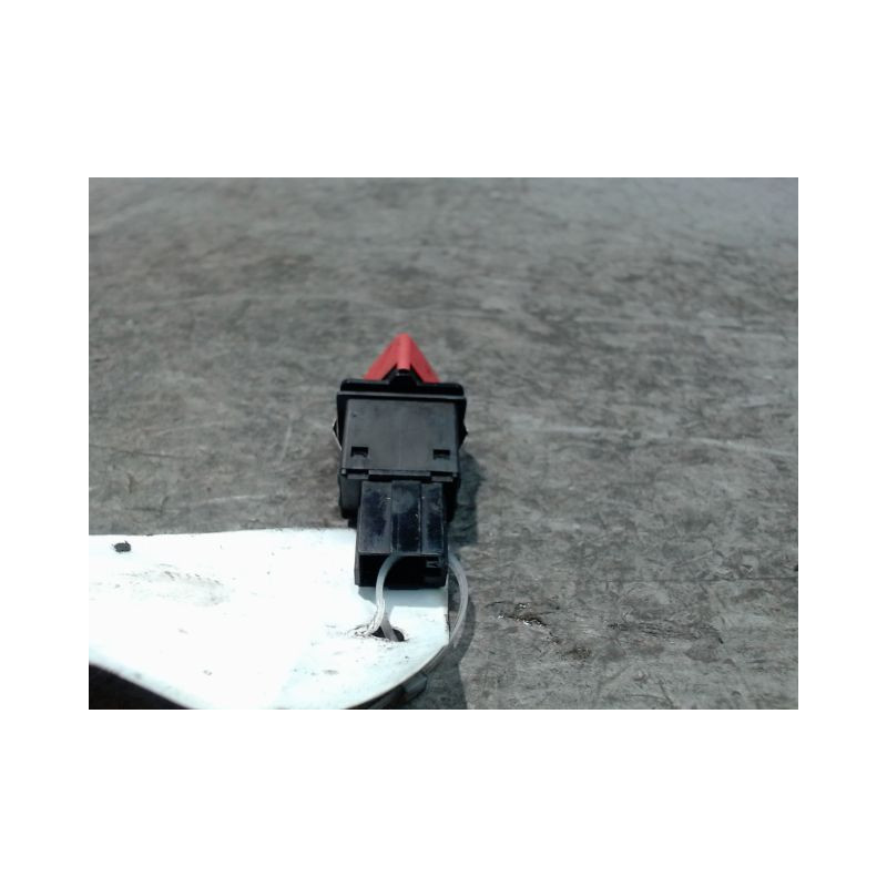 BOUTON DE WARNING AUDI A3 2003-