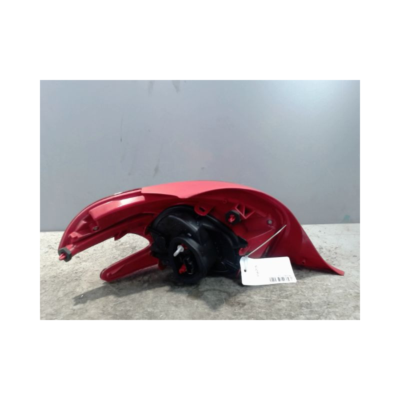 FEU ARRIERE DROIT PEUGEOT 208
