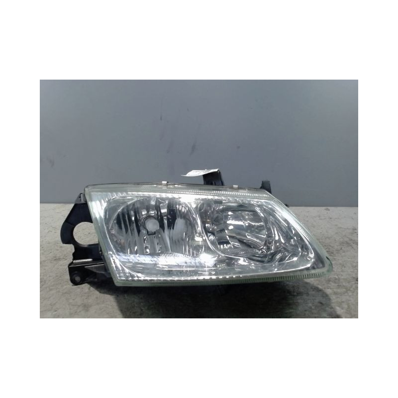 PHARE DROIT NISSAN ALMERA 2000-2002