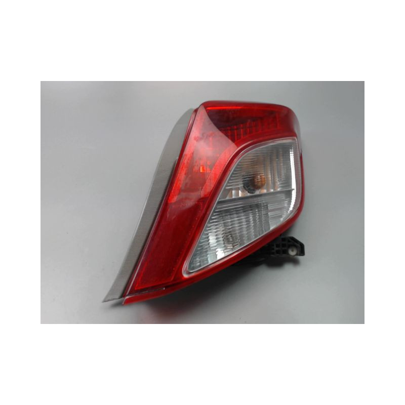 FEU ARRIERE DROIT TOYOTA YARIS 2005-