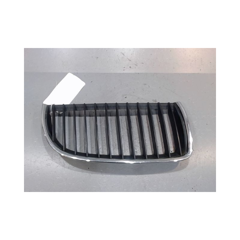 GRILLE CALANDRE DROIT B.M.W. SERIE 3