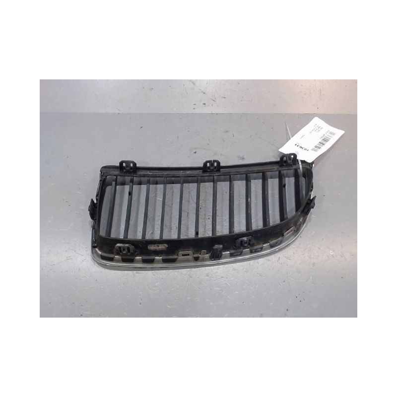 GRILLE CALANDRE DROIT B.M.W. SERIE 3