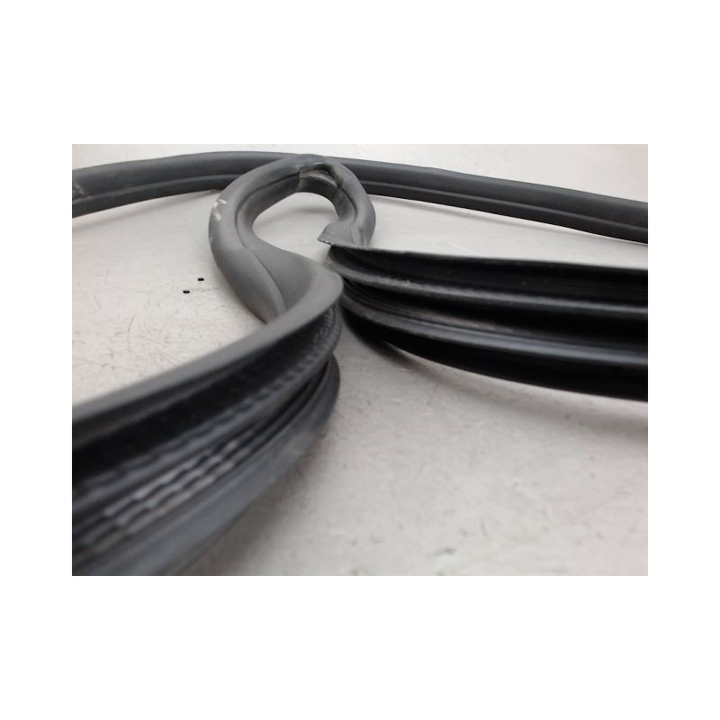 JOINT PORTE AVANT DROIT FORD FIESTA