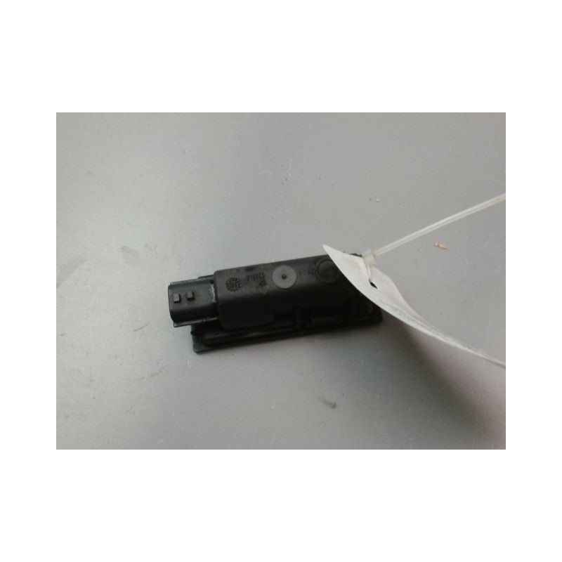 ECLAIREUR PLAQUE DE POLICE DROIT RENAULT MEGANE IV PHASE 1 2015-