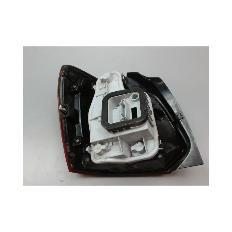 FEU ARRIERE DROIT VOLKSWAGEN POLO V 2009-...