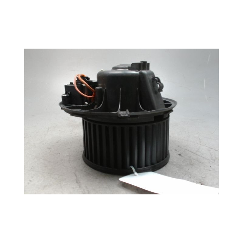 MOTEUR VENTILATEUR CHAUFFAGE VOLKSWAGEN TIGUAN