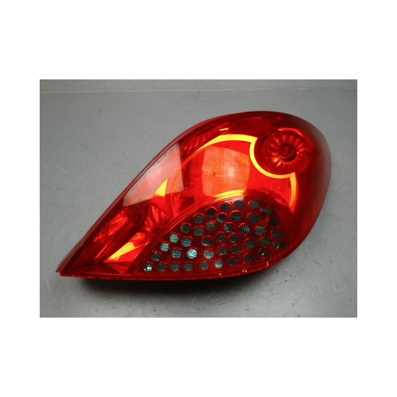 FEU ARRIERE DROIT PEUGEOT 207 3P