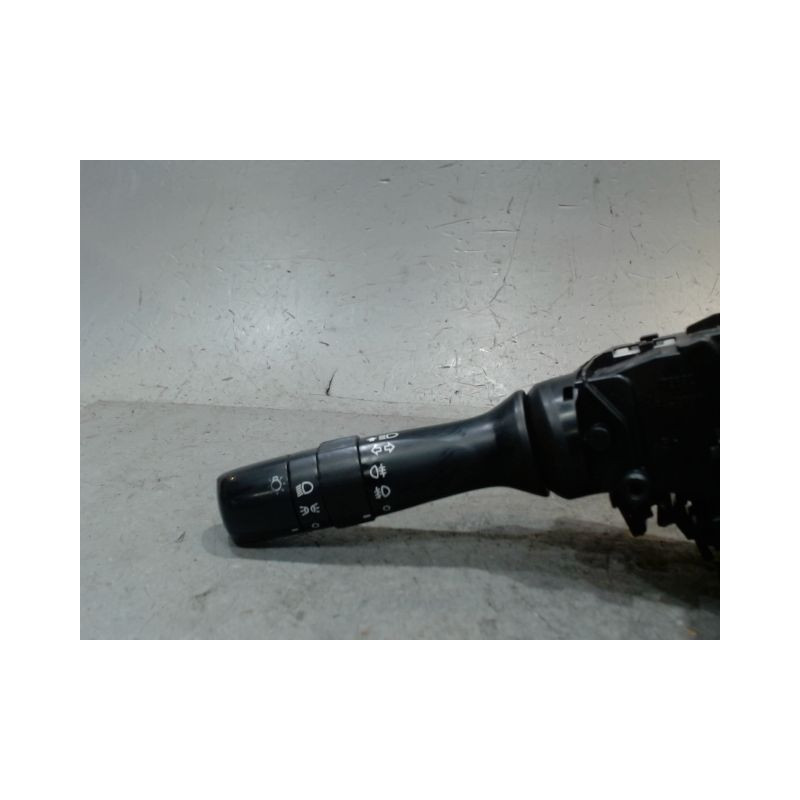 COMMANDE CLIGNOTANT TOYOTA YARIS