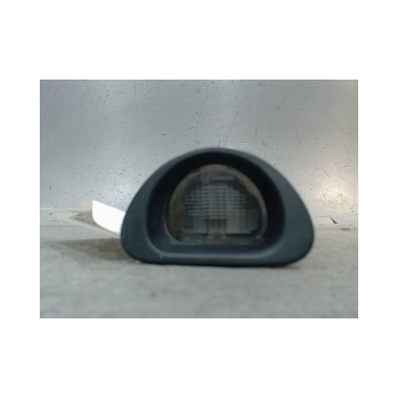 ECLAIREUR PLAQUE DE POLICE GAUCHE PEUGEOT 107