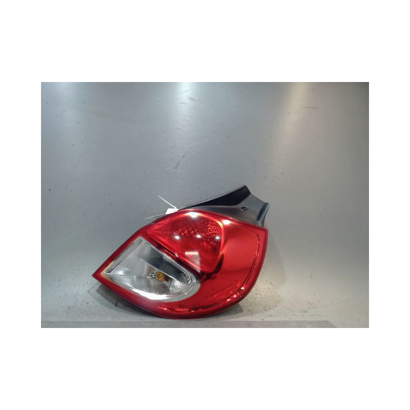 FEU ARRIERE DROIT RENAULT CLIO