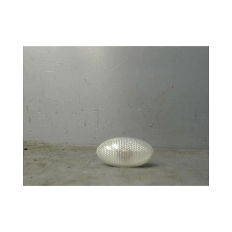 REPETITEUR AILE DROIT PEUGEOT 407