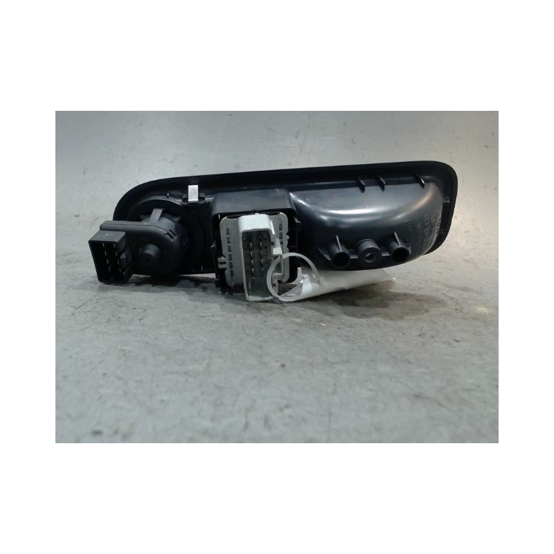 COMMANDE LEVE-GLACE PORTE AVG RENAULT CLIO