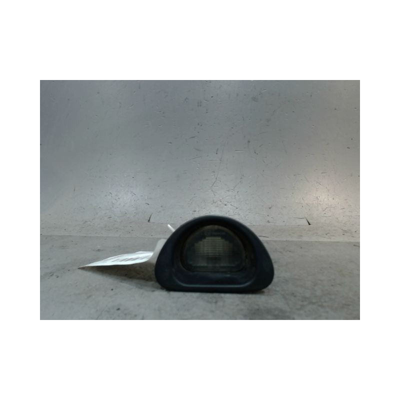 ECLAIREUR PLAQUE DE POLICE GAUCHE PEUGEOT 107