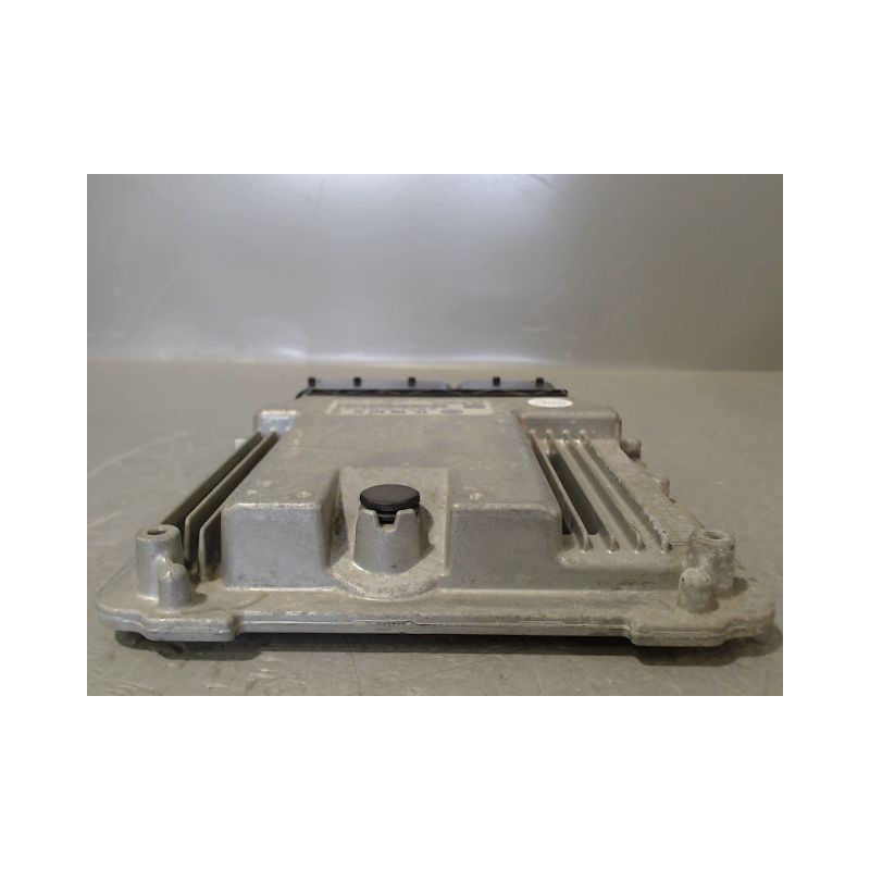 CALCULATEUR MOTEUR VOLKSWAGEN GOLF