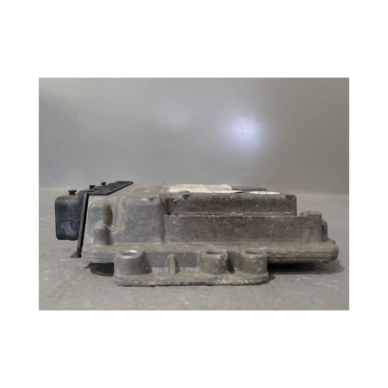 CALCULATEUR MOTEUR PEUGEOT 206