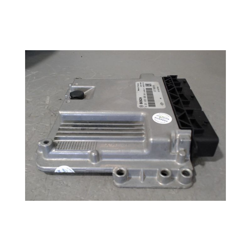 CALCULATEUR MOTEUR RENAULT CLIO