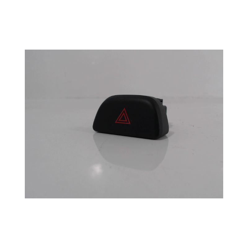 BOUTON DE WARNING NISSAN MICRA 2009-