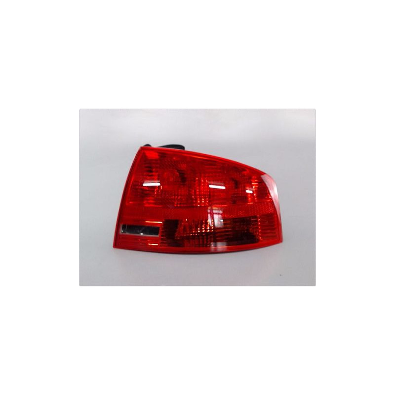FEU ARRIERE DROIT AUDI A4 2004-2008