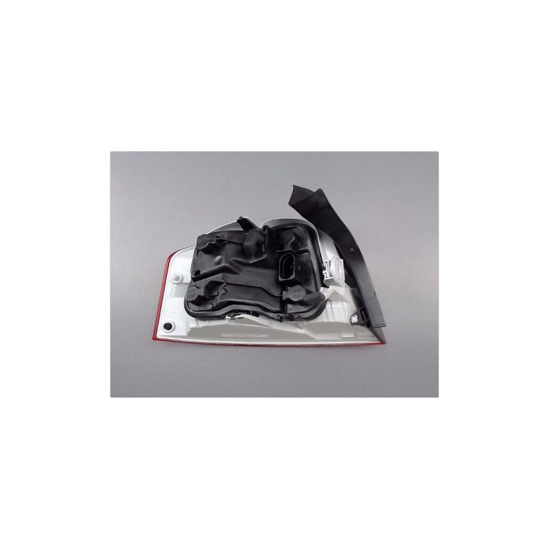 FEU ARRIERE DROIT AUDI A4 2004-2008