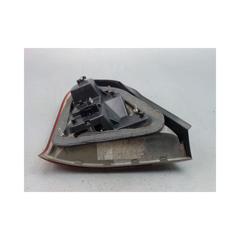 FEU ARRIERE DROIT MG ZT 2004-