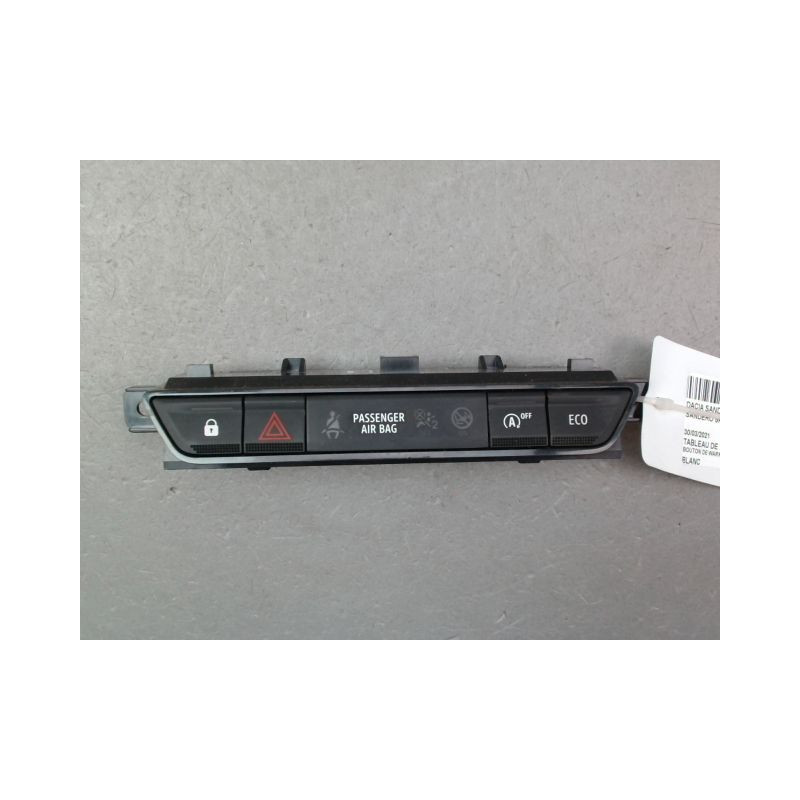 BOUTON DE WARNING DACIA SANDERO 2008-