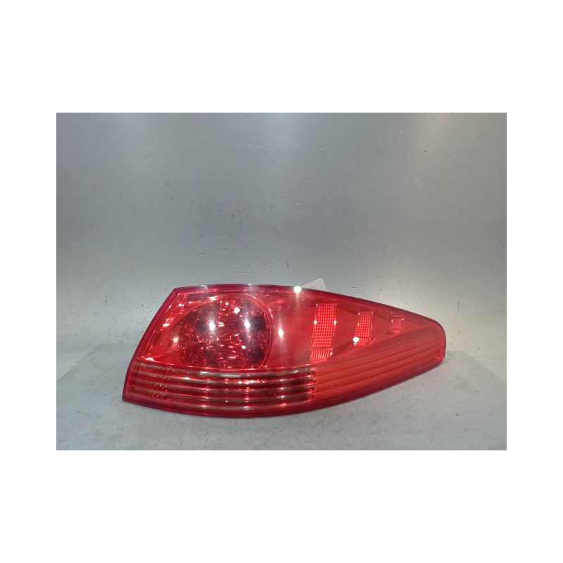FEU ARRIERE DROIT PEUGEOT 607