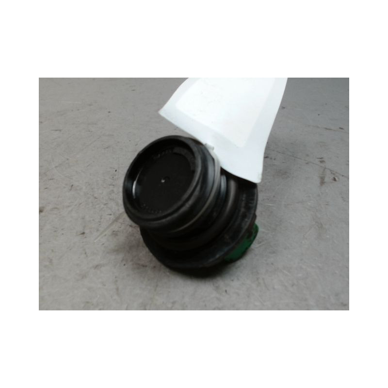 BOUCHON RESERVOIR A CARBURANT SAAB 9000 91-98
