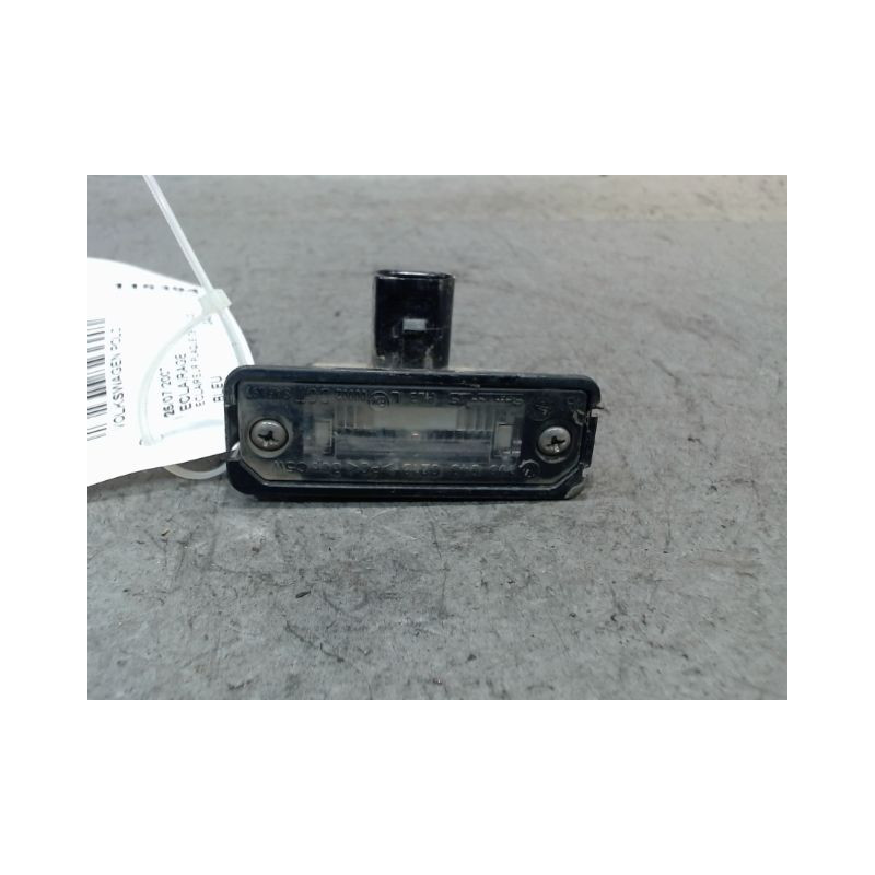 ECLAIREUR PLAQUE DE POLICE DROIT VOLKSWAGEN POLO
