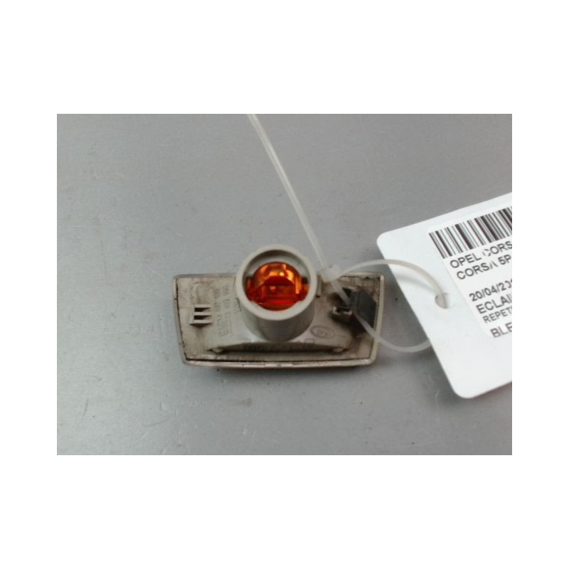 REPETITEUR AILE GAUCHE OPEL CORSA 2010-