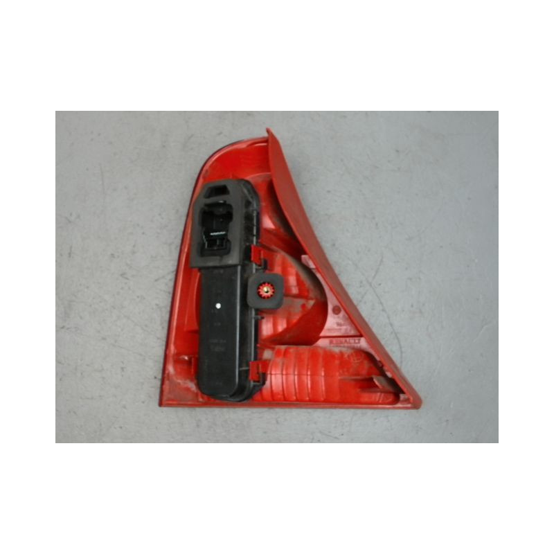 FEU ARRIERE DROIT RENAULT CLIO II PH.2 01-06
