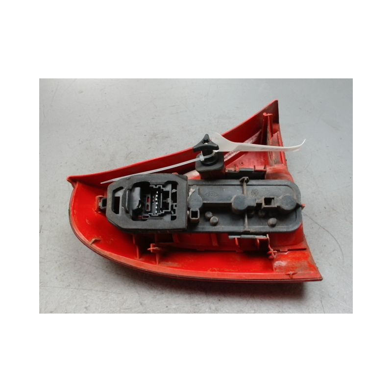 FEU ARRIERE DROIT RENAULT CLIO II PH.1 98-2001