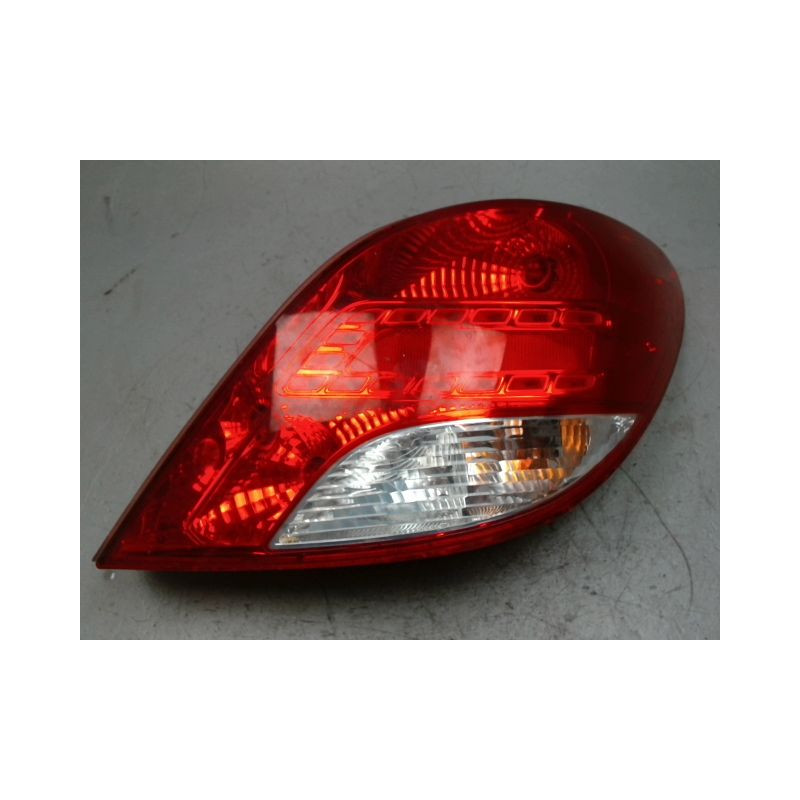 FEU ARRIERE DROIT PEUGEOT 207 5P