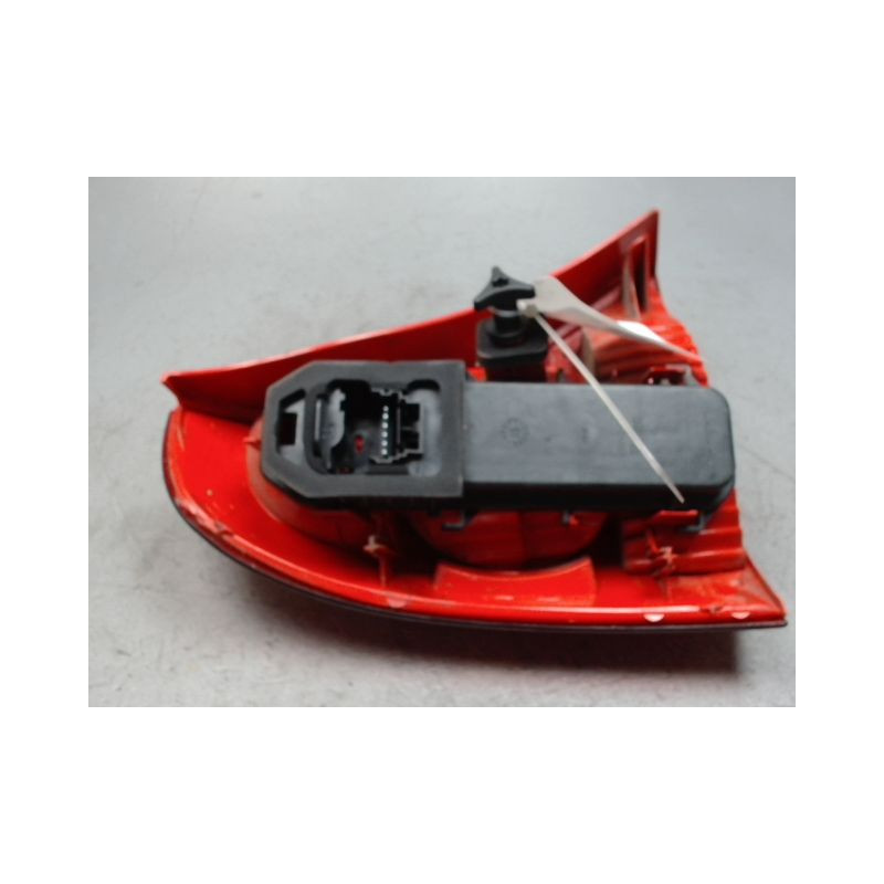 FEU ARRIERE DROIT RENAULT CLIO II PH.2 01-06