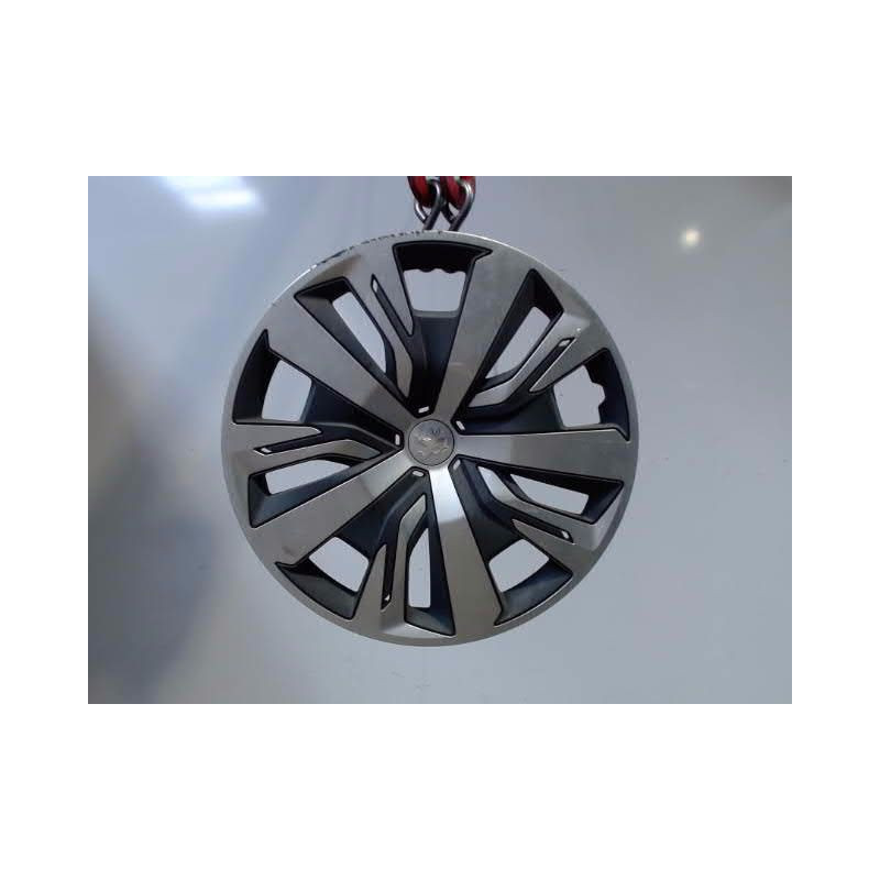 ENJOLIVEUR DE ROUE PEUGEOT 208