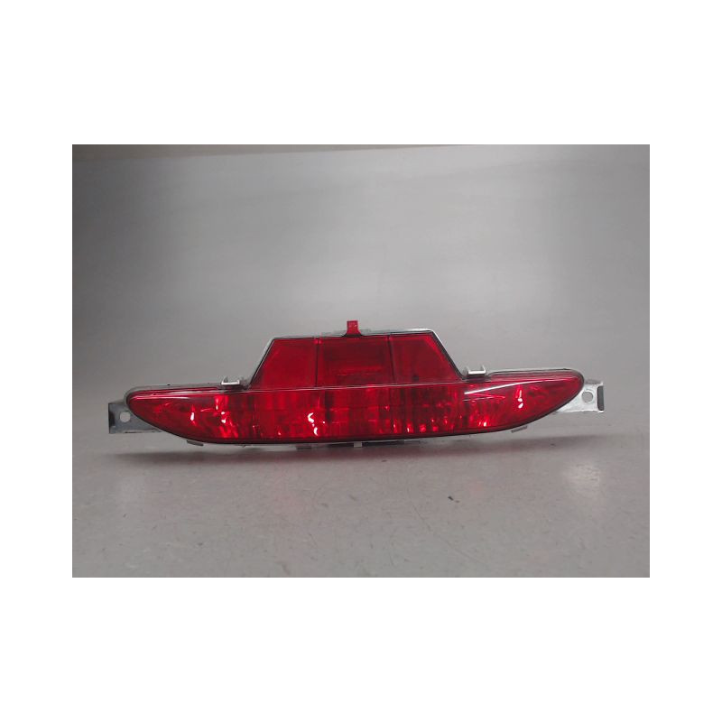 FEU BROUILLARD CENTRAL ARRIERE PEUGEOT 208
