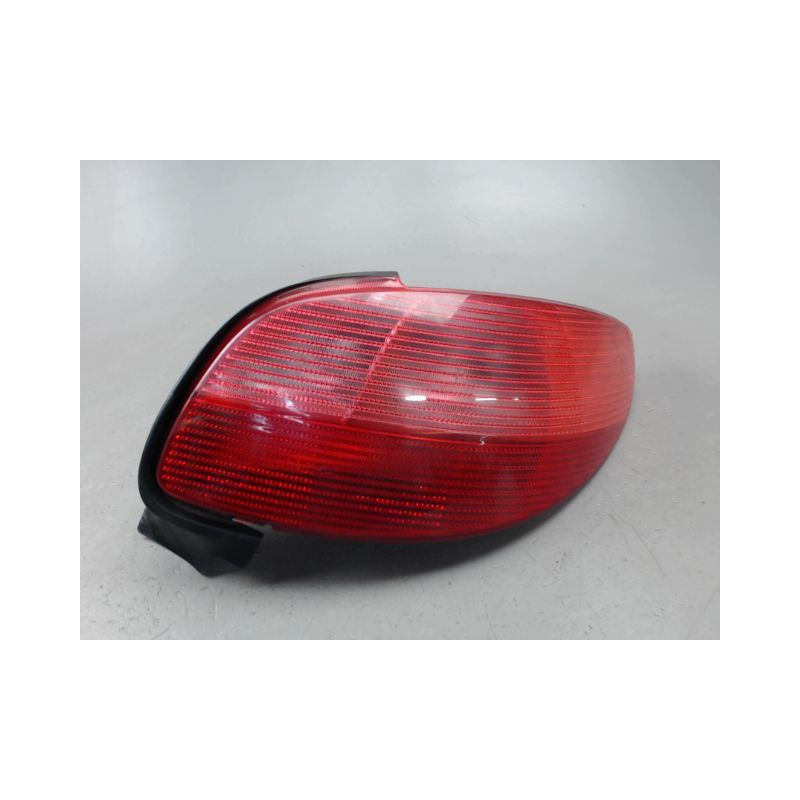 FEU ARRIERE DROIT PEUGEOT 206