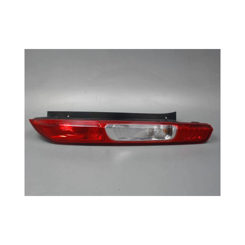 FEU ARRIERE DROIT FORD FOCUS 04-07
