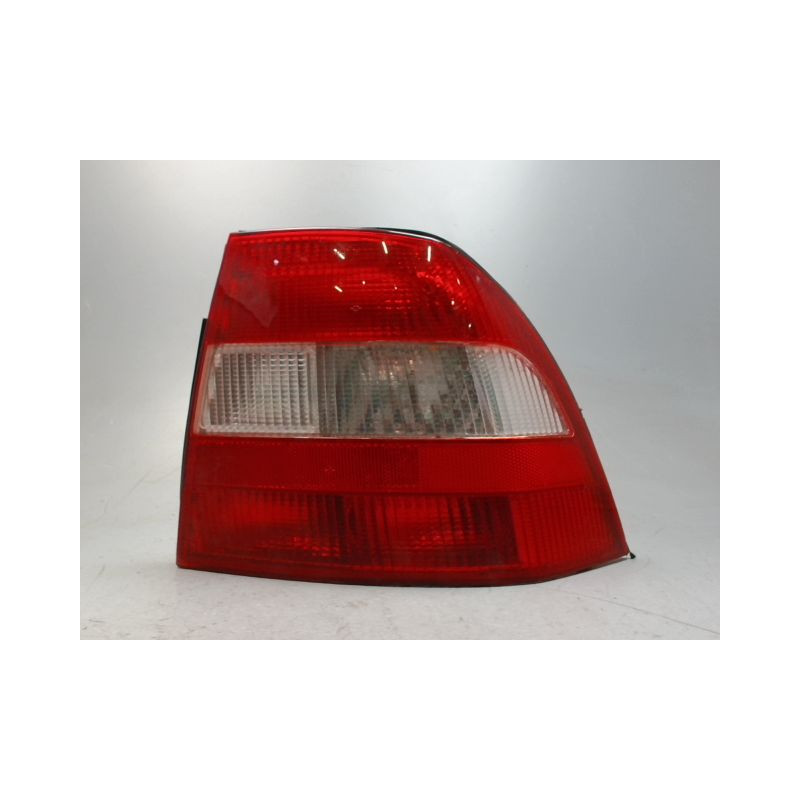 FEU ARRIERE DROIT OPEL VECTRA 95-99