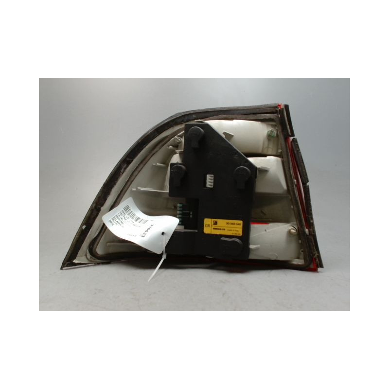 FEU ARRIERE DROIT OPEL VECTRA 95-99
