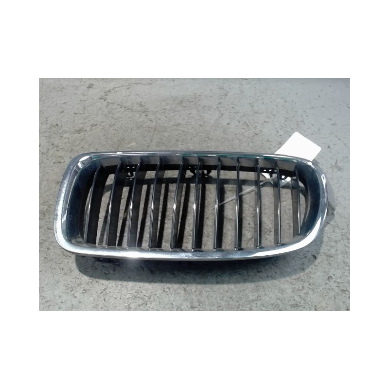 GRILLE CALANDRE GAUCHE BMW SERIE 3