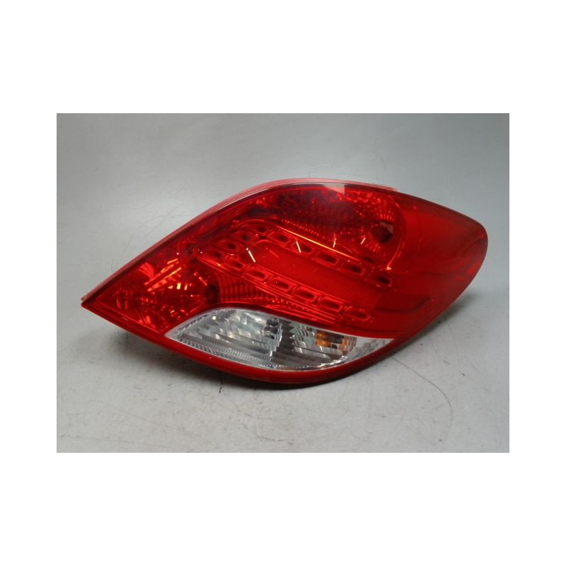 FEU ARRIERE DROIT PEUGEOT 207 3P