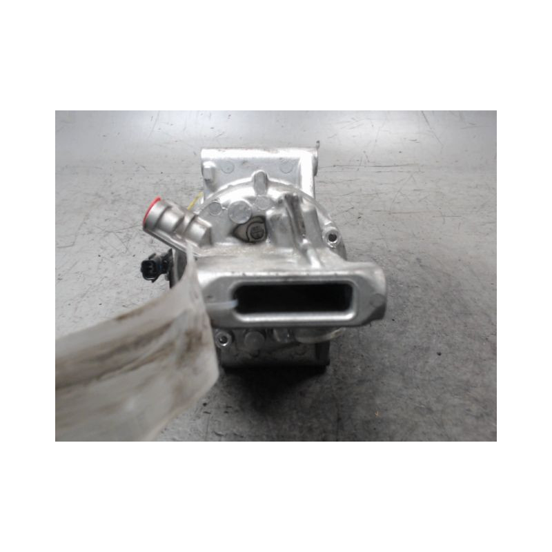 COMPRESSEUR AIR CONDITIONNE DACIA SANDERO